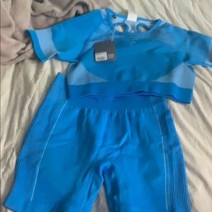 Gymshark neon blue set